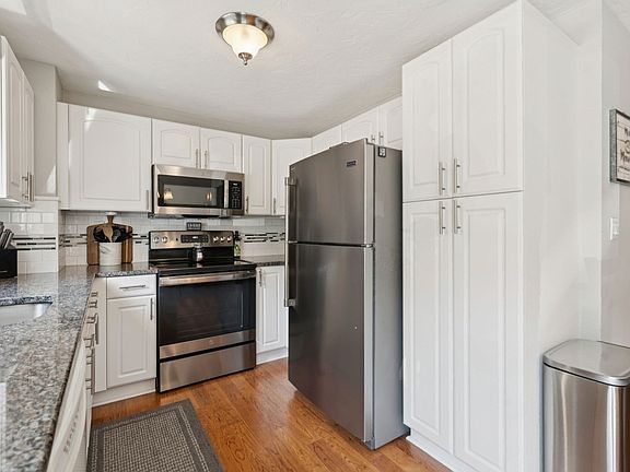 3rd image of 161 Winter St APT 6