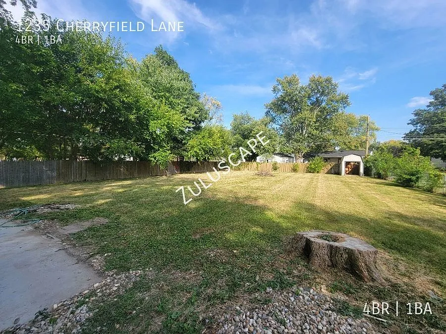 1235 Cherryfield Lane / 4 Bedroom 1 Bathroom in Greenwood Indiana — Photo 2