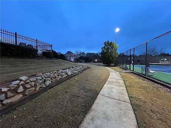 4th image of 1075 Falkirk Ln #273