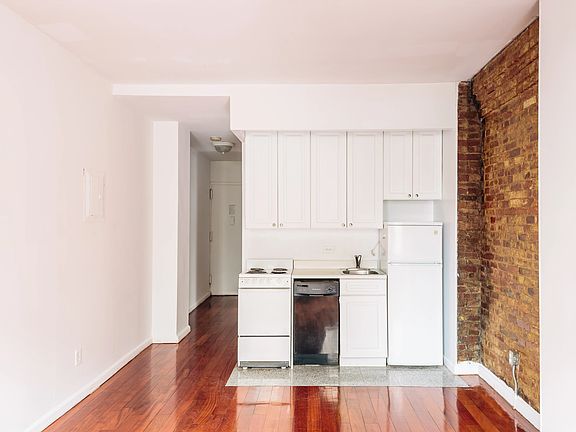 3rd image of 249 E 10th St #2