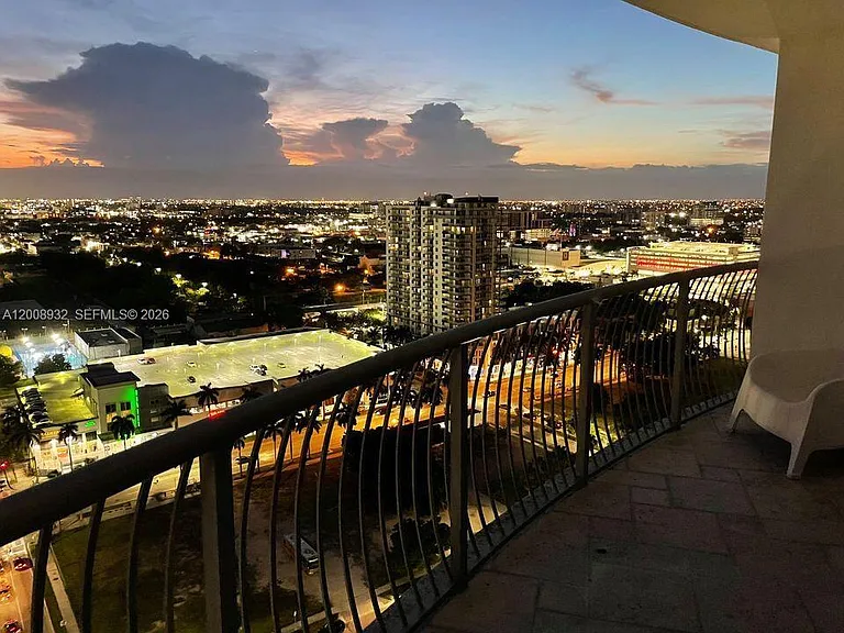 1750 N Bayshore Dr #2514 — Photo 3