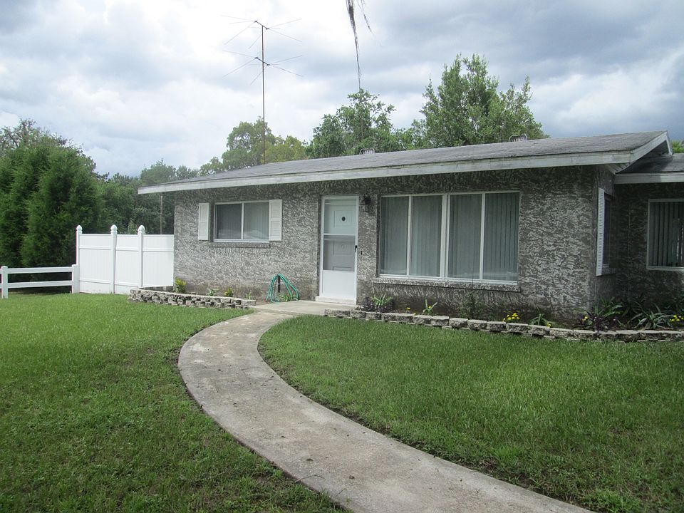 1st image of 33425 Pleasant Ln