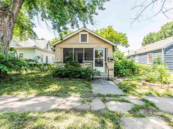 1206 N Adams St, Junction City, KS 66441