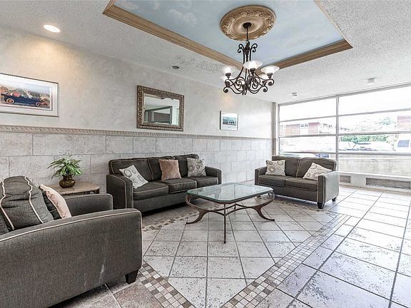 4th image of 333 E Broadway APT 6L