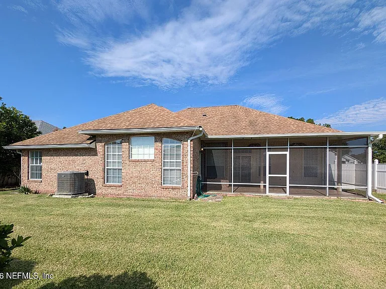 2413 Cedar Trace Dr W — Photo 28
