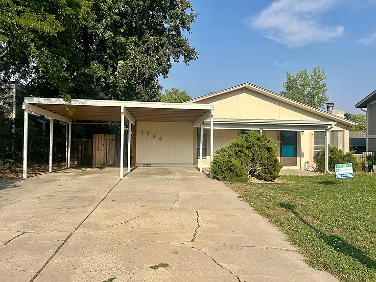1732 Cambridge Dr — Photo 25