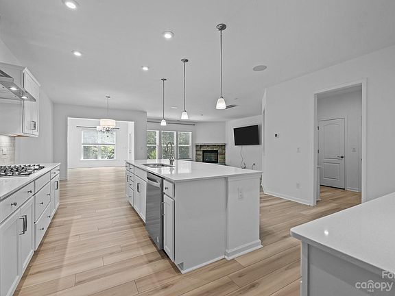 5th image of 1126 Dorsey Dr