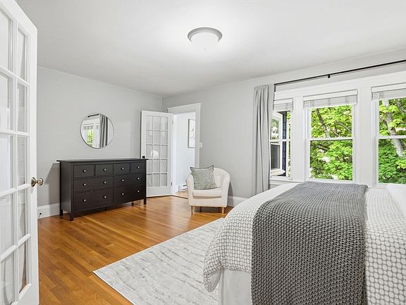 5th image of 32 Eddy St Unit 3