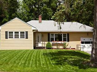 3 Broadview Rd, Poughkeepsie, NY 12603