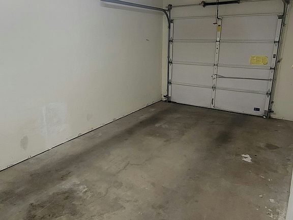 Detached garage