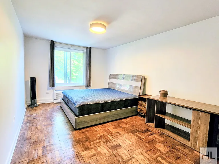 850 Howard Ave #1B — Photo 11