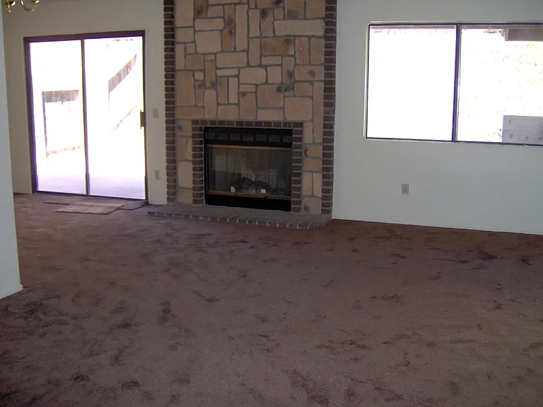 209 Deborah Ct — Photo 3