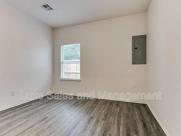 8012 NW 110th Dr — Photo 14