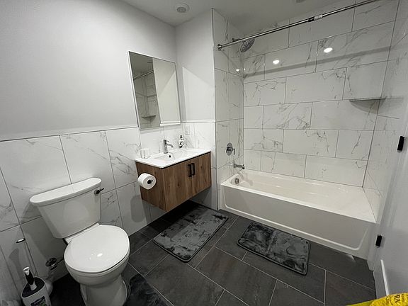 5th image of 53 High St Unit 304