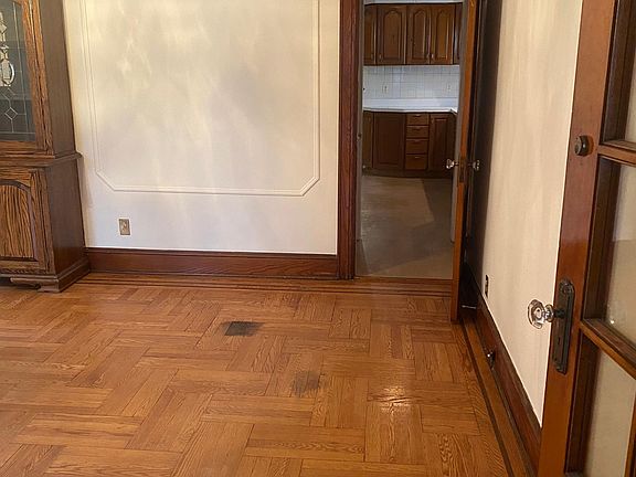 4th image of 416 Greenmount Ave Floor 1