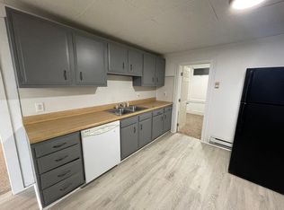 403 25th St APT 2, Watervliet, NY 12189