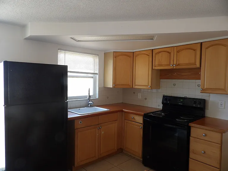 10025 Brandywine Ln — Photo 8