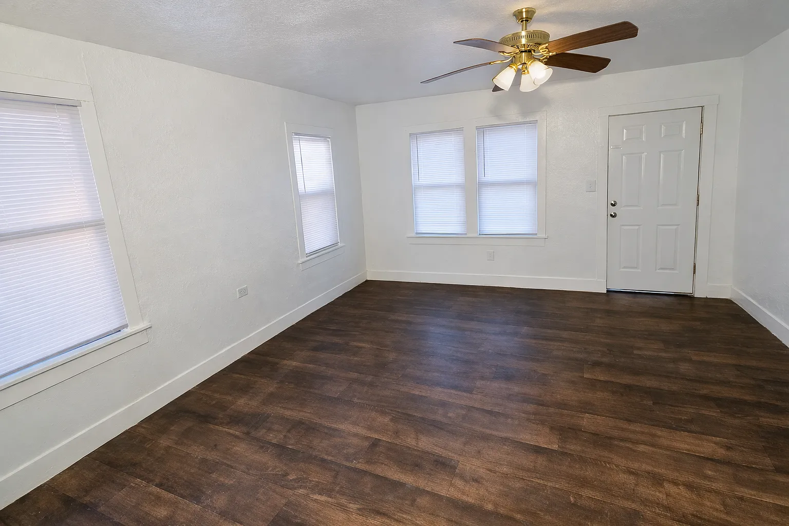 3 bed, 1072 sqft, $1,400 — Photo 3