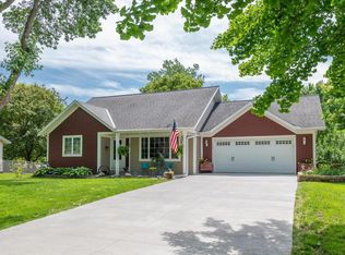 1425 81st St, Victoria, MN 55386