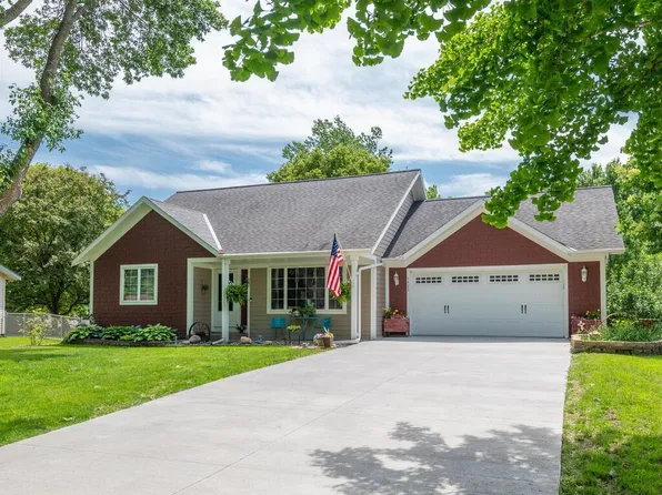 1425 81st St, Victoria, MN 55386