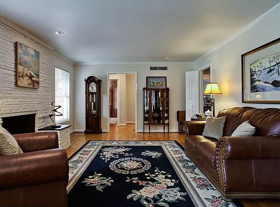 4th image of 6625 Blue Valley Ln