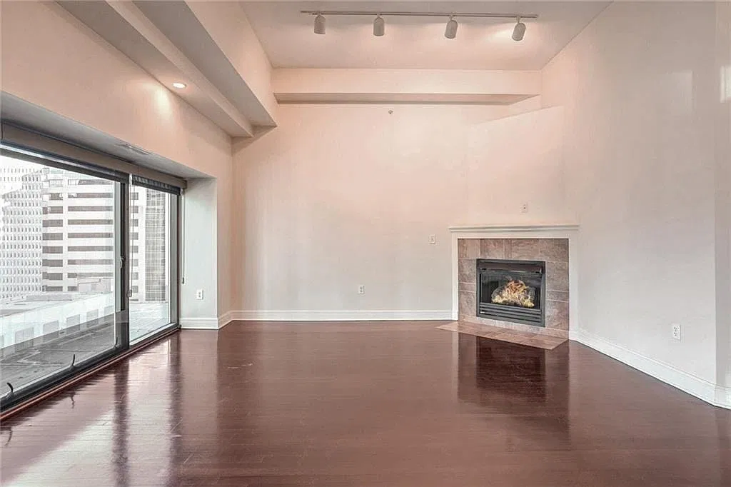 1 bed, 1.0 bath, $1,585 — Photo 2