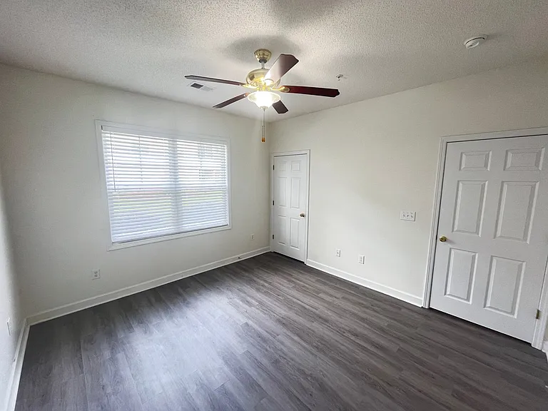 208 Castle Dr #1372 — Photo 16