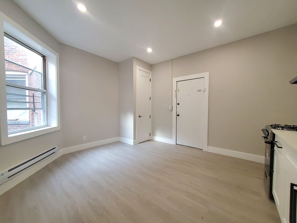 2nd image of 55 Lincoln St APT 304
