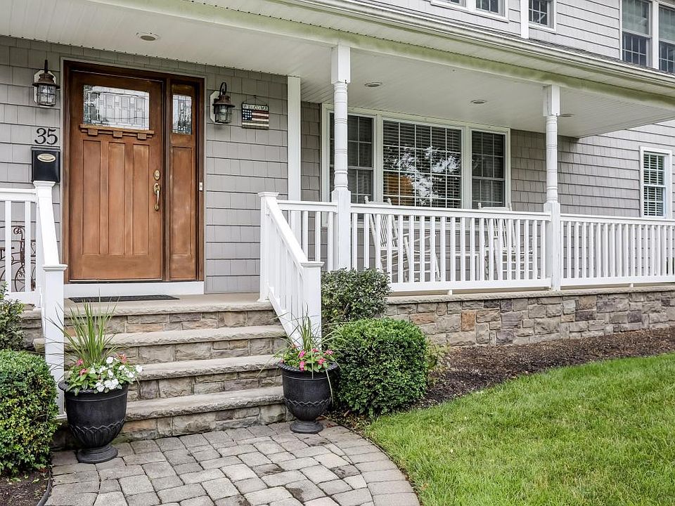 2nd image of 35 Amelia Cir