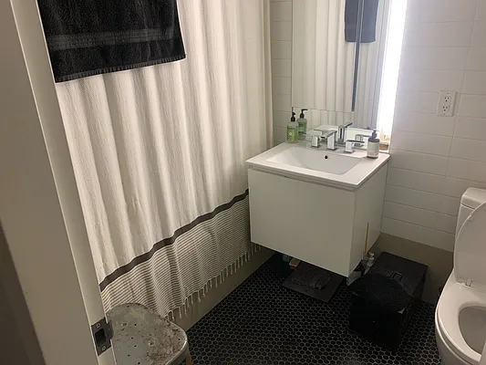 Rented by Nooklyn NYC LLC | media 64