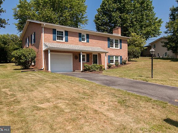 3rd image of 10854 Oak Valley Dr