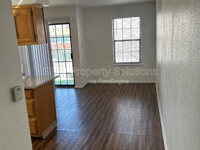 1116 Coal Ave SW #12 — Photo 15