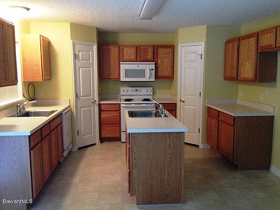 2nd image of 1149 Macon Dr #0