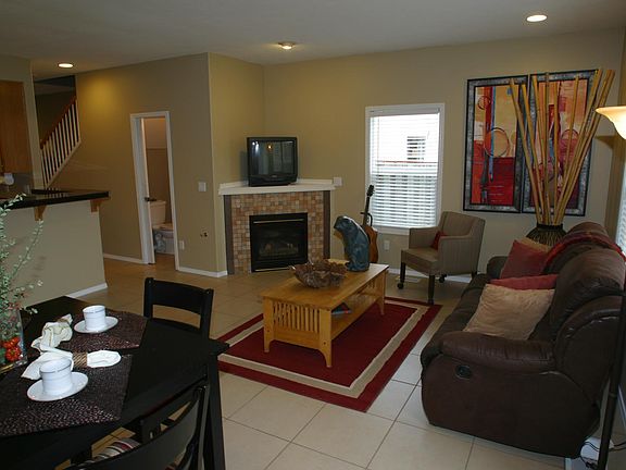 4th image of 3125 NE 13th Pl