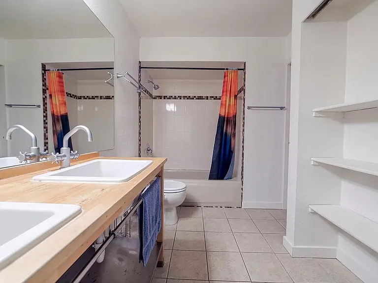 1526 Aurora Ave N #D — Photo 7