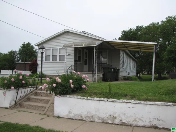 2521 Prospect St, Sioux City, IA 51104