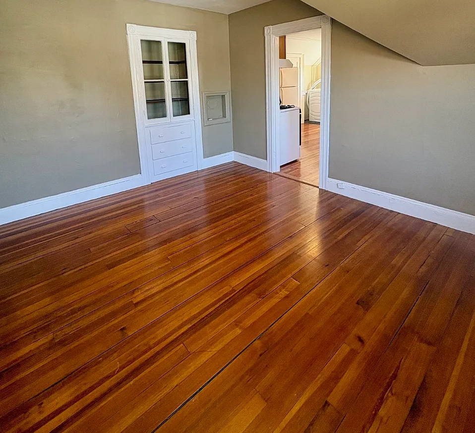 2 bed, 800 sqft, $2,100 — Photo 2
