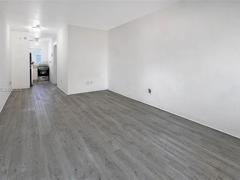 7717 Byron Ave #9 — Photo 2