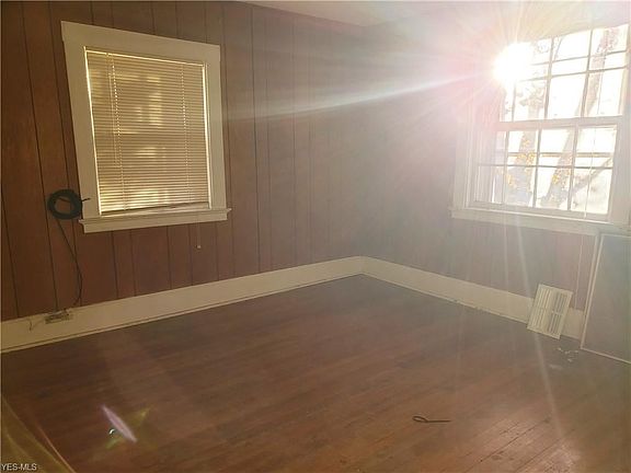5th image of 440 Saint Leger Ave