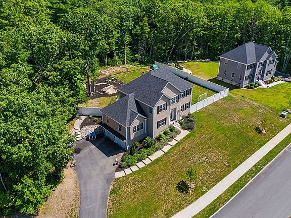 5th image of 377 Rebecca Rd