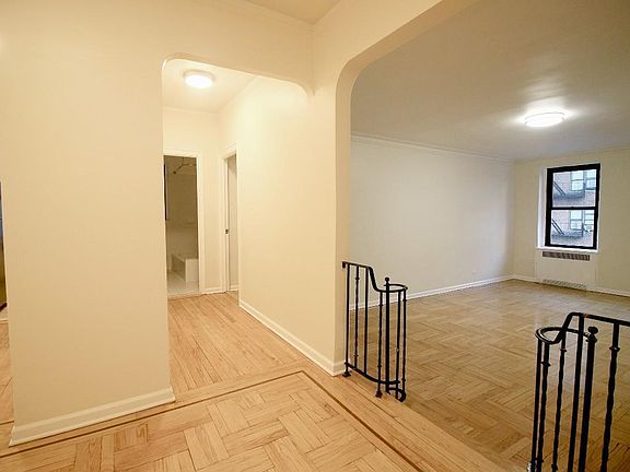 2nd image of 909 Sheridan Ave APT 3J