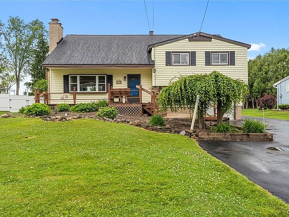 2nd image of 9 Foxberry Ln
