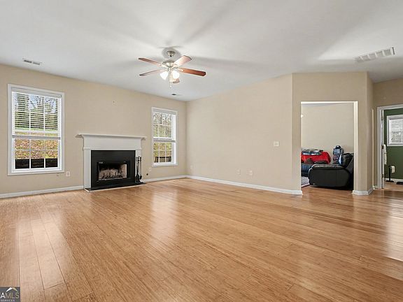5th image of 1147 Silvergate Ln
