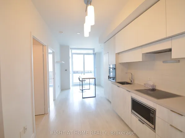 8 Eglinton Ave E, Toronto, ON