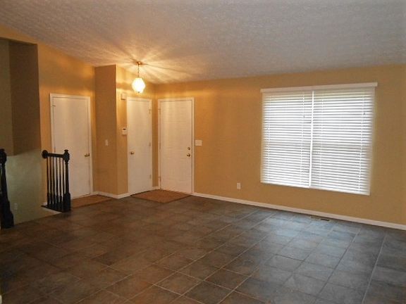 4th image of 128 Winesap St
