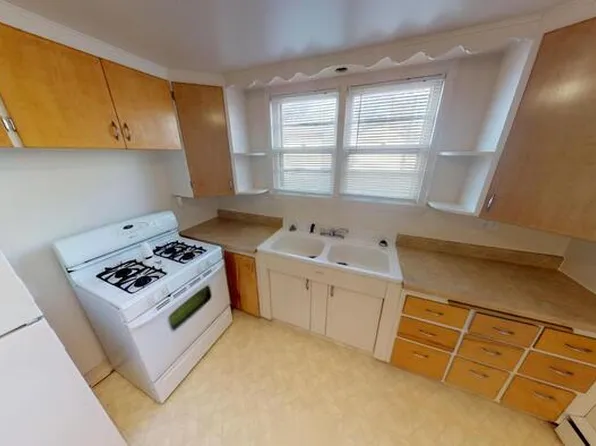 818 1/2 N 14th St, Bismarck, ND 58501