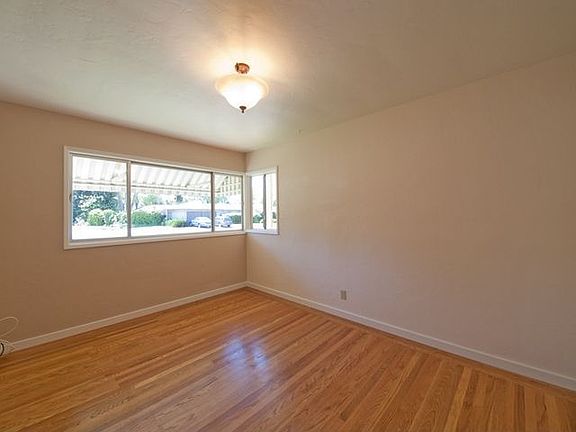 5th image of 4257 Los Palos Ave