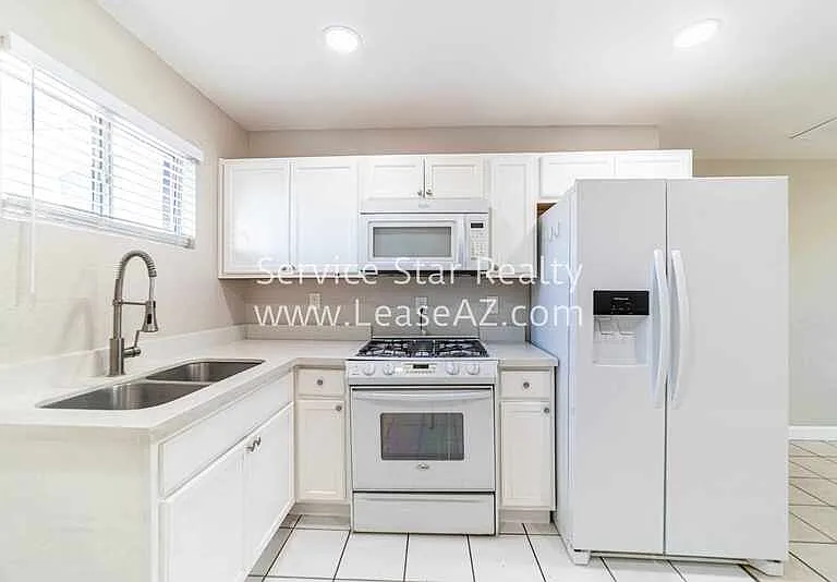 5460 W Palmaire Ave — Photo 6