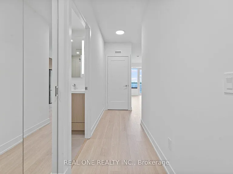 60 Central Park Dr #1602 — Photo 5