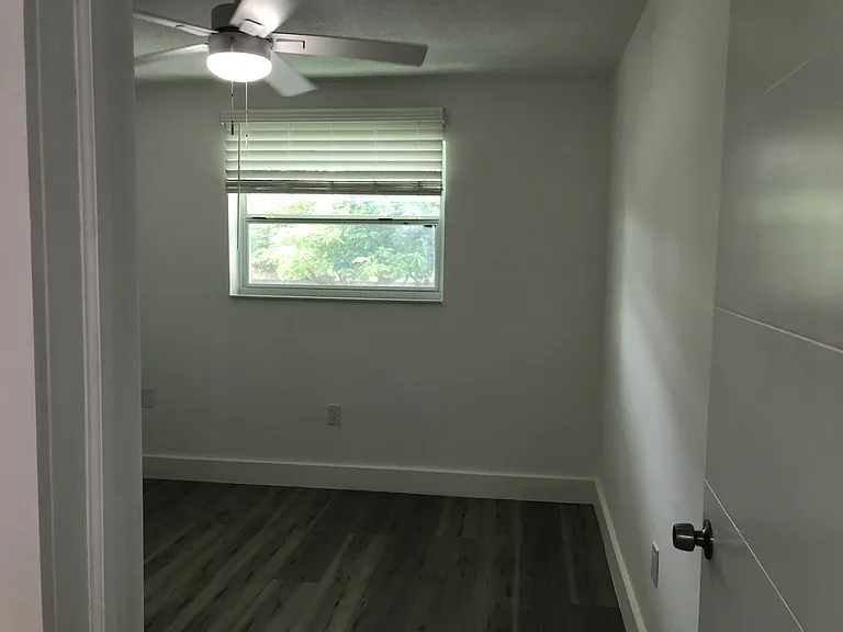3180 SW 17th St #8 — Photo 15